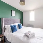 Centralised 2 Bedroom By Prestige Lets Daire *