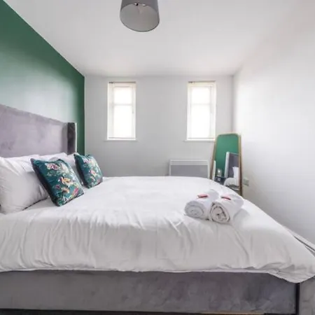 Centralised 2 Bedroom By Prestige Lets