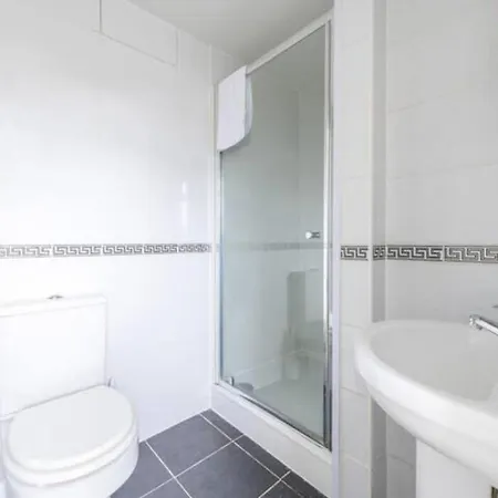 Centralised 2 Bedroom By Prestige Lets Apartament Bristol