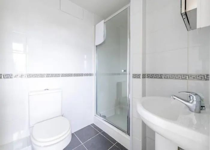 Centralised 2 Bedroom By Prestige Lets Apartment Bristol