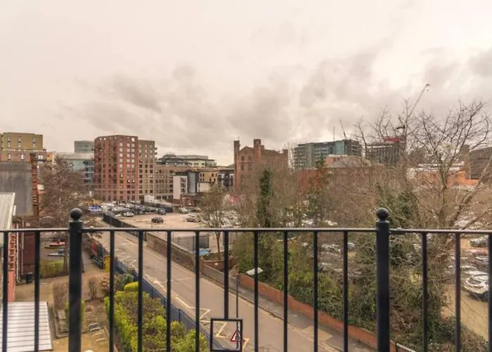 Centralised 2 Bedroom By Prestige Lets Apartment Bristol