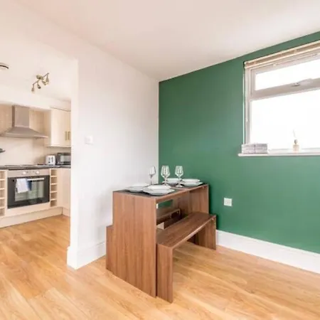 Centralised 2 Bedroom By Prestige Lets بريستول