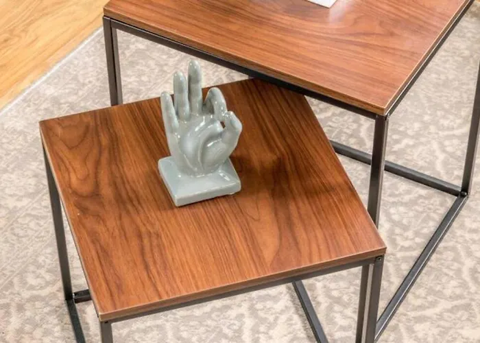 Centralised 2 Bedroom By Prestige Lets شقة *